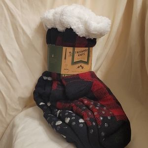 NWT! 2pr Treehouse knits fuzzy socks!